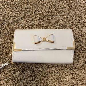 White & Gold Wallet